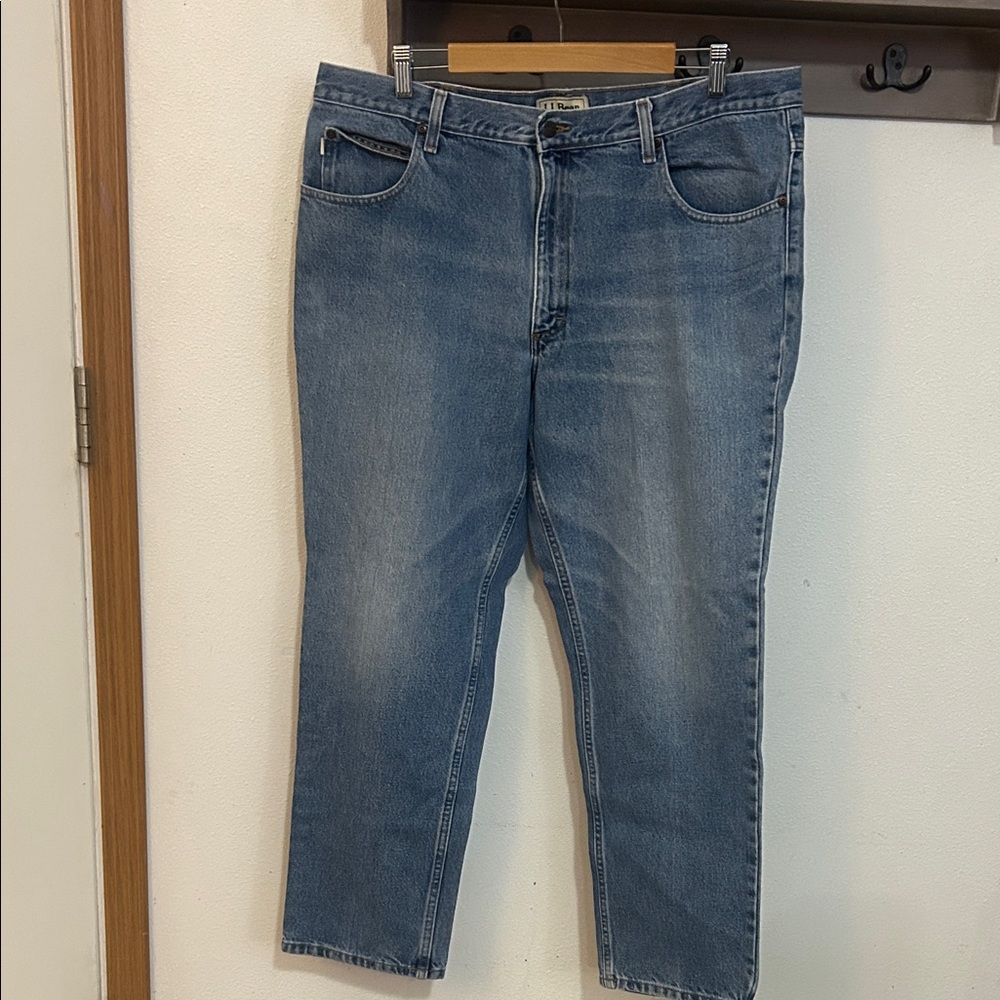 L.L. Bean classic Fit Blue Jeans 100% cotton, size 40x30